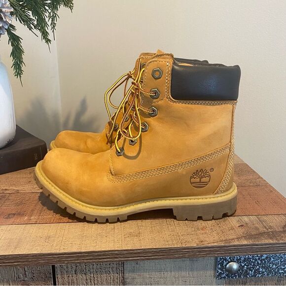 Timberland Premium Boots - Picture 2 of 9